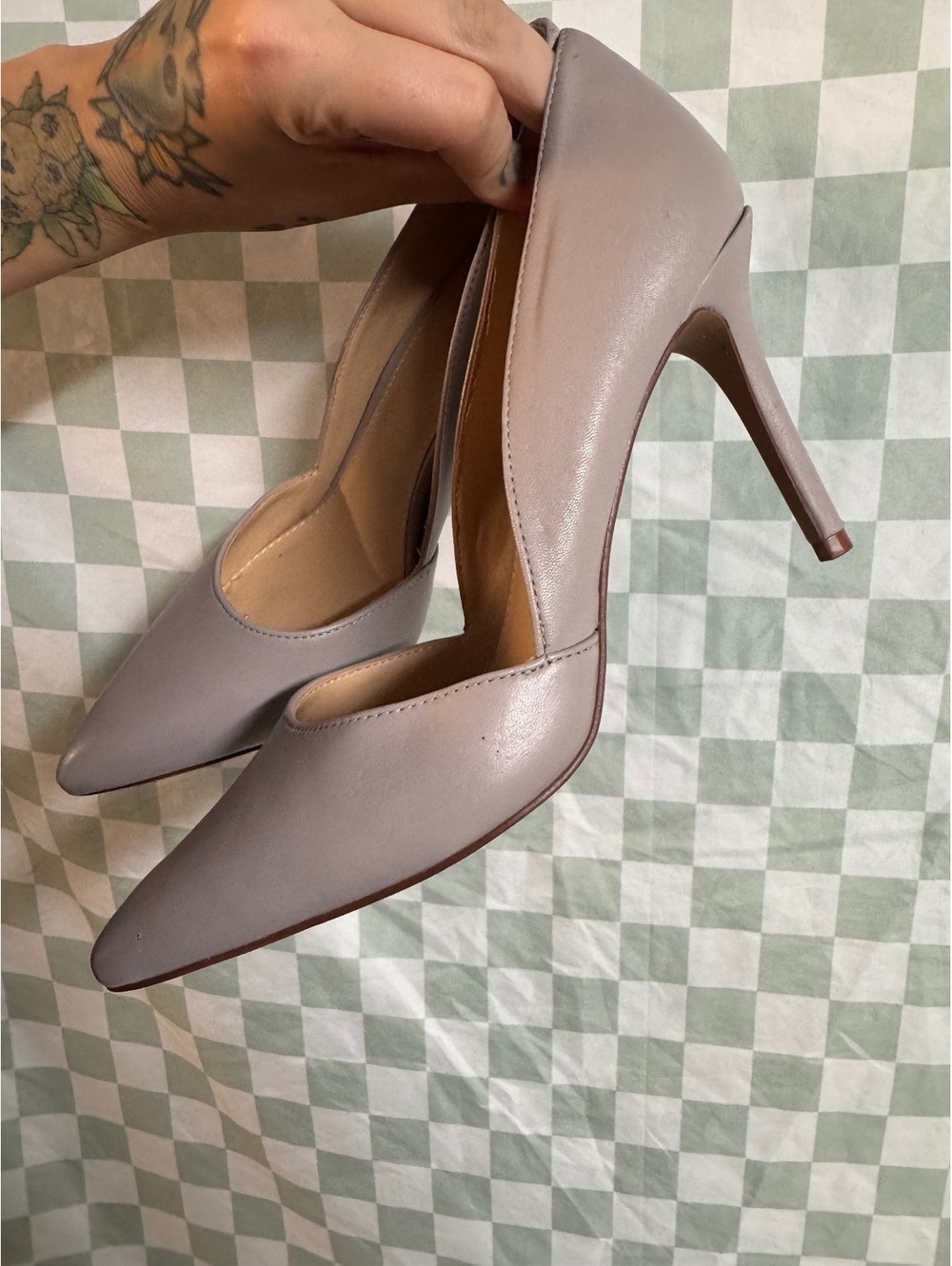 Vince Camuto Women's 8M Pointed Toe High Heel Pumps in Taupe - Picture 3 of 10